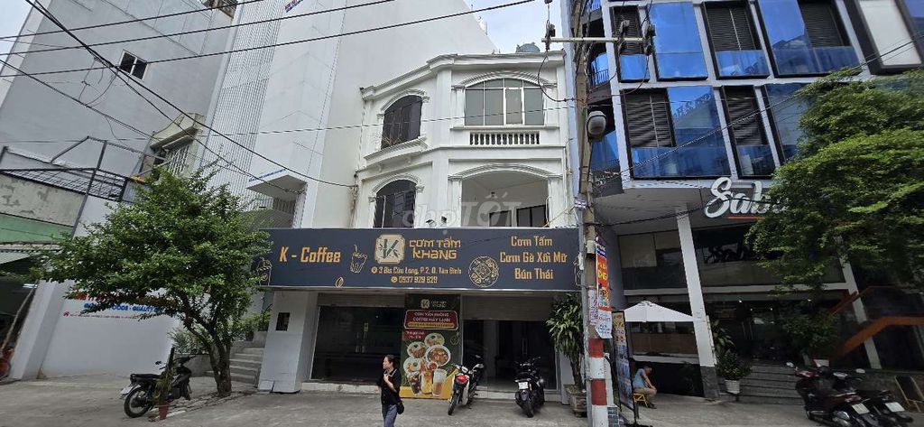 Cho thuê nhà nguyên căn mặt tiền 171 m²