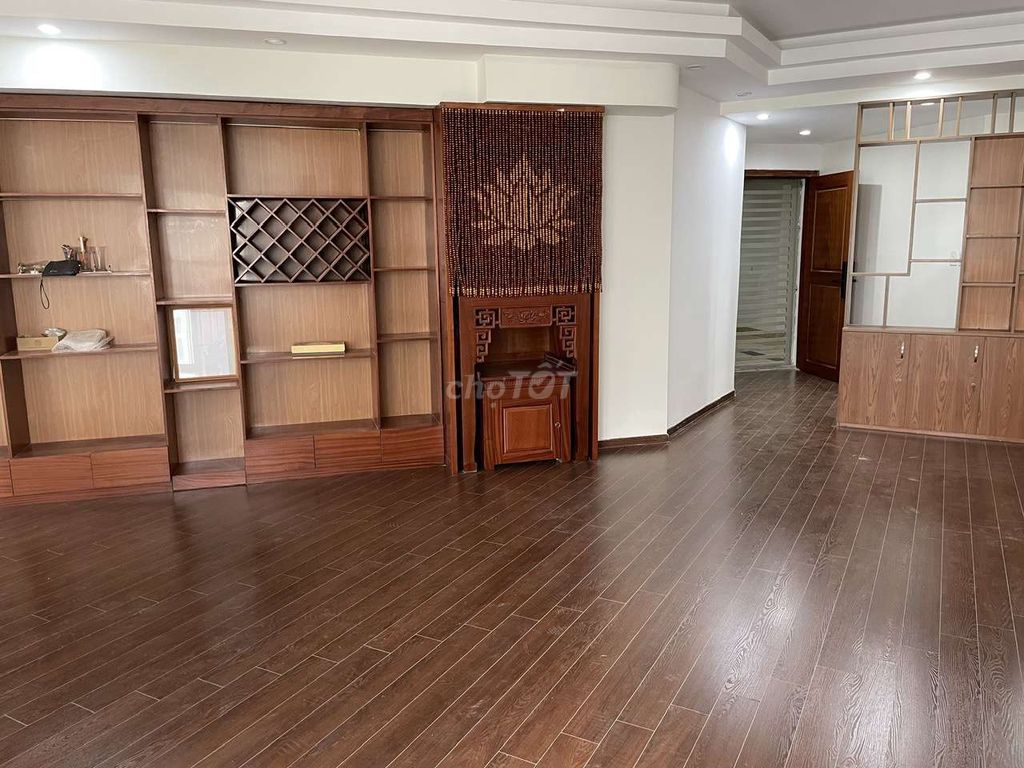 Chính chủ bán căn hộ chung cư tầng 3 thương mại Vinaconex 12 diện tích 108 m²