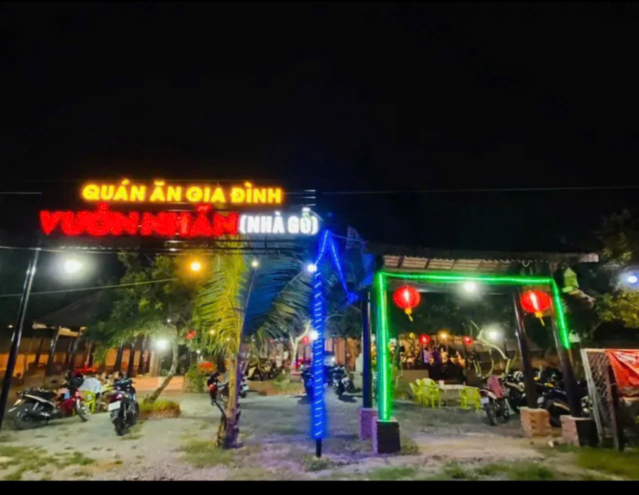 CHO THUÊ QUÁN ĂN – VƯỜN NHÃN NHÀ GỖ