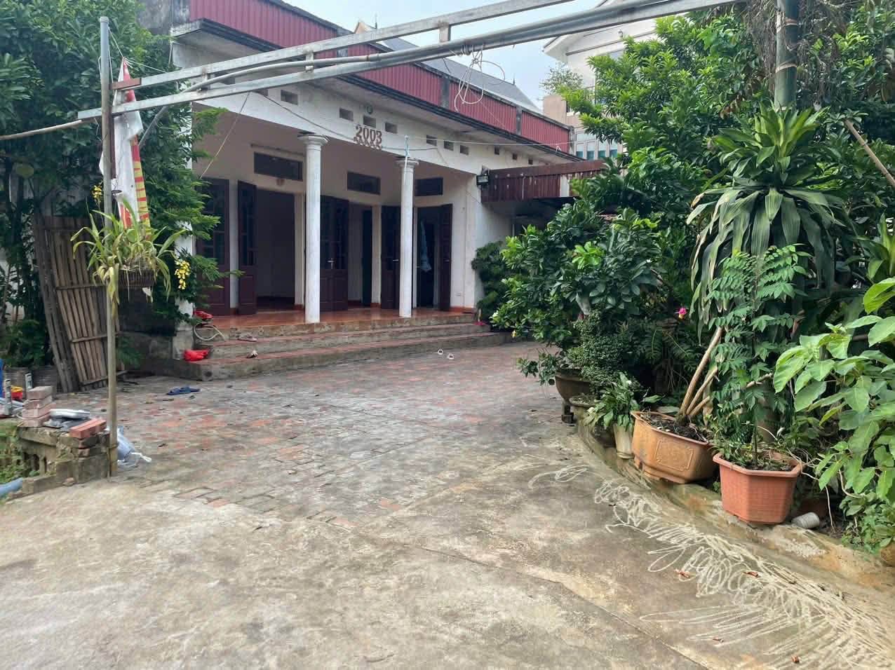 CHO THUÊ NHÀ NGUYÊN CĂN – 70m² CÓ SÂN RỘNG