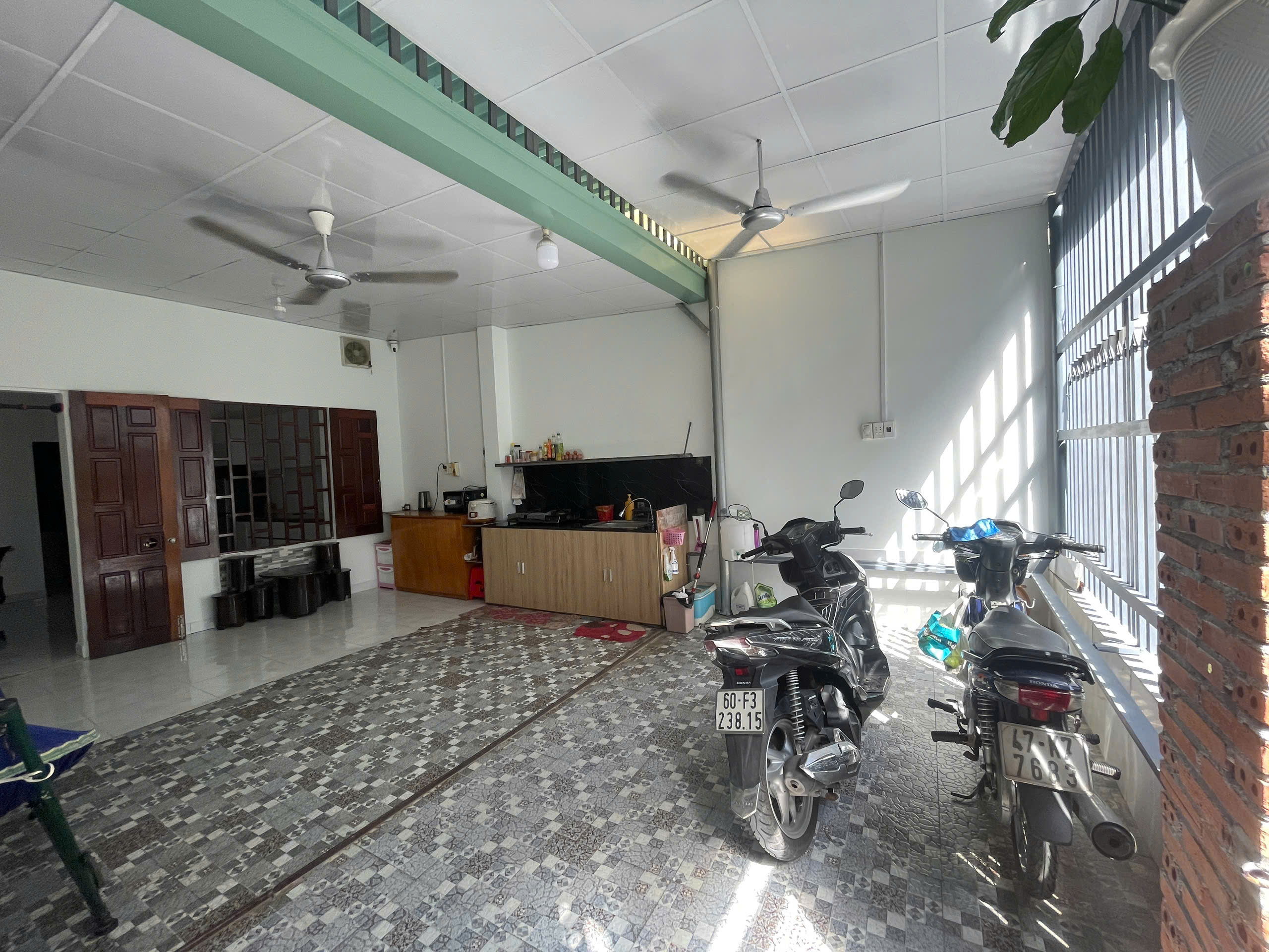 https://batdongsanviet.info.vn/uploads/images/upload/20-10-26/1792458098209_5286095748931131041_5286095748931131041_22f49eda7e58f5da84e5cc6428940896.jpg