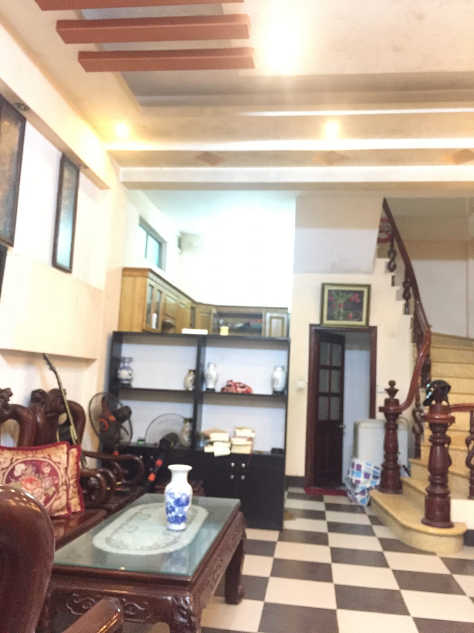 Ngõ 33 Văn Cao, Ba Đình  Hà Nội, đối diện svđ Quần Ngựa