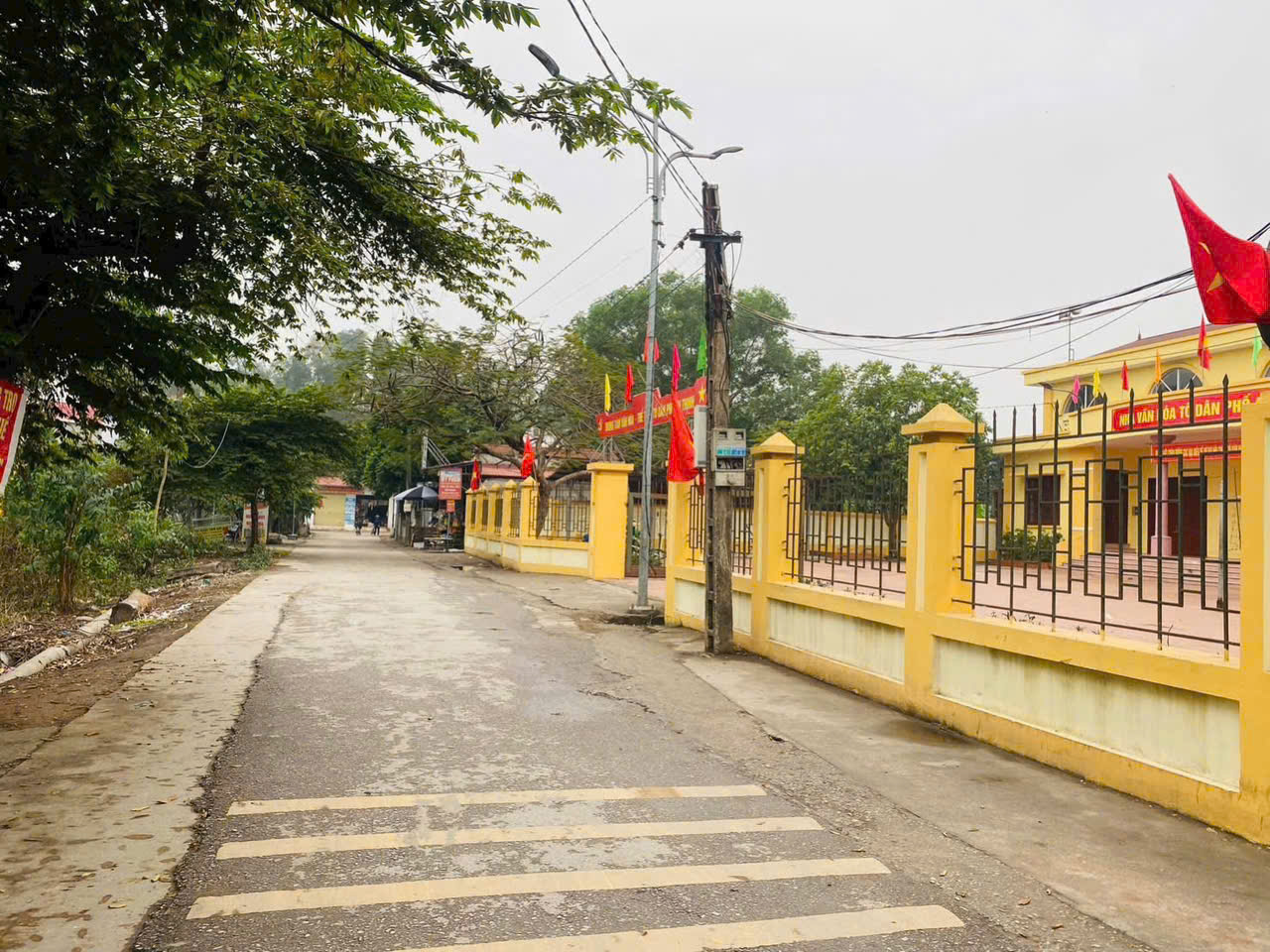 ►  SỔ ĐỎ CHÍNH CHỦ – 94.8m² GIÁ CHỈ 1 TỶ XXX – Ô TÔ VÀO TẬN ĐẤT – GẦN KCN