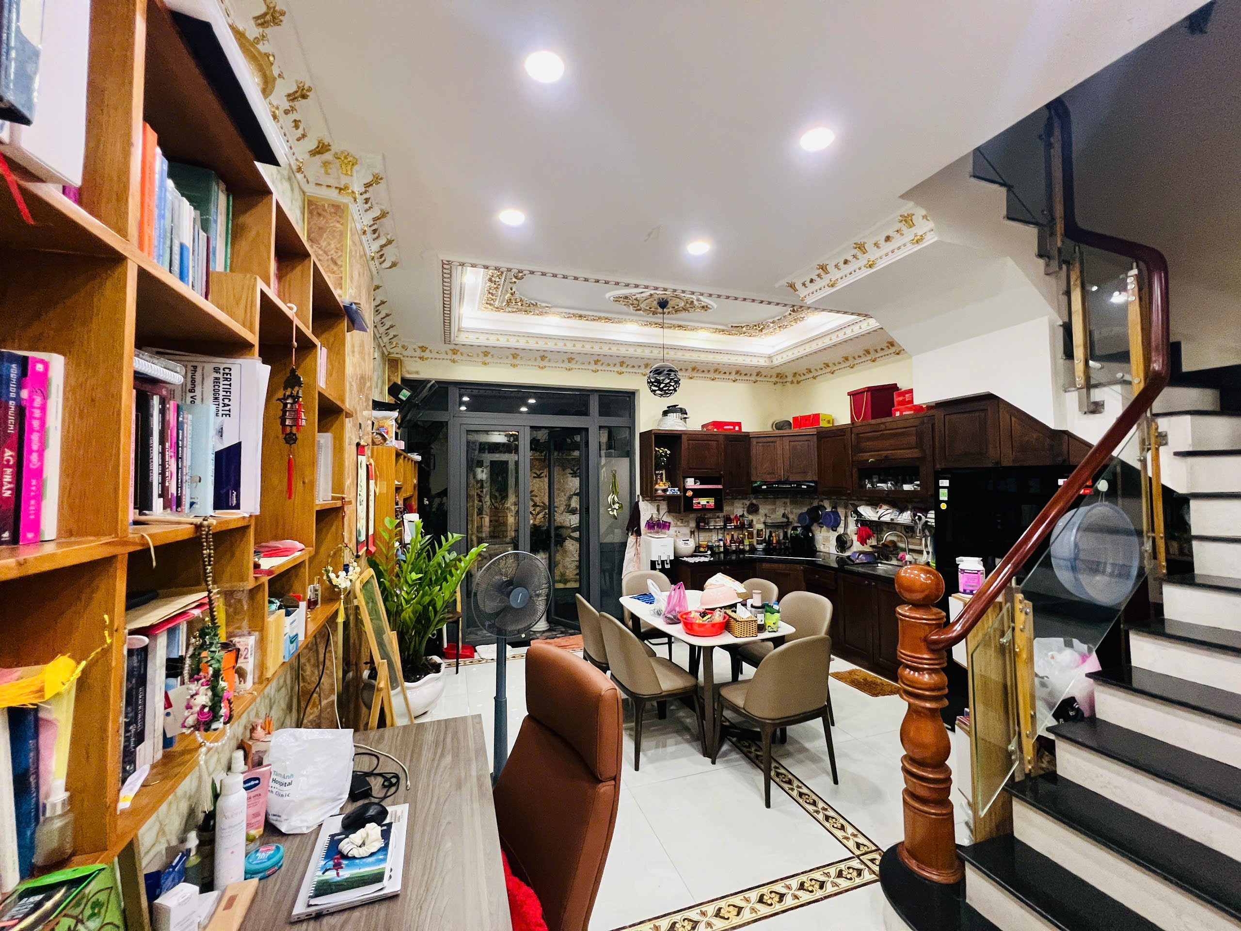 Chính Chủ Cần Cho Thuê Nhà Nguyên Căn Ngay Khu Sầm Uất Đường Huỳnh Tấn Phát, Quận 7