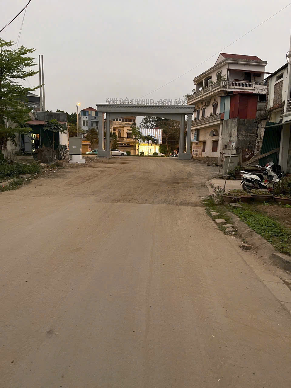 ► Chính chủ E Thảo bán 1 lô đất đẹp nội thị , Thị Xã Sơn Tây