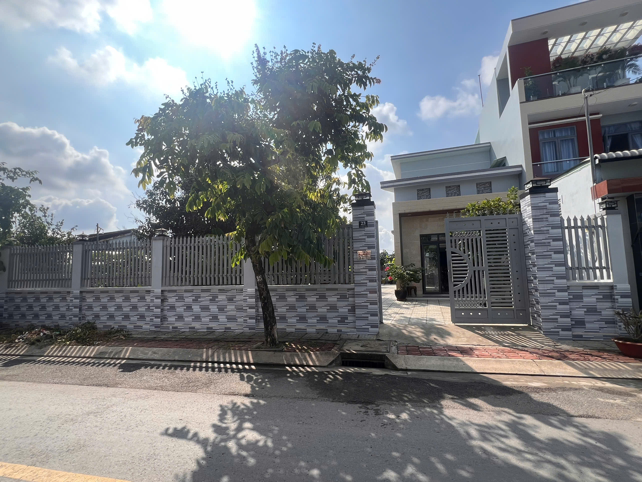 https://batdongsanviet.info.vn/uploads/images/upload/21-07-26/2aOboQlzvgmfXkxZtWtqoDkw1s81I3JeaDX3AZtY.jpg