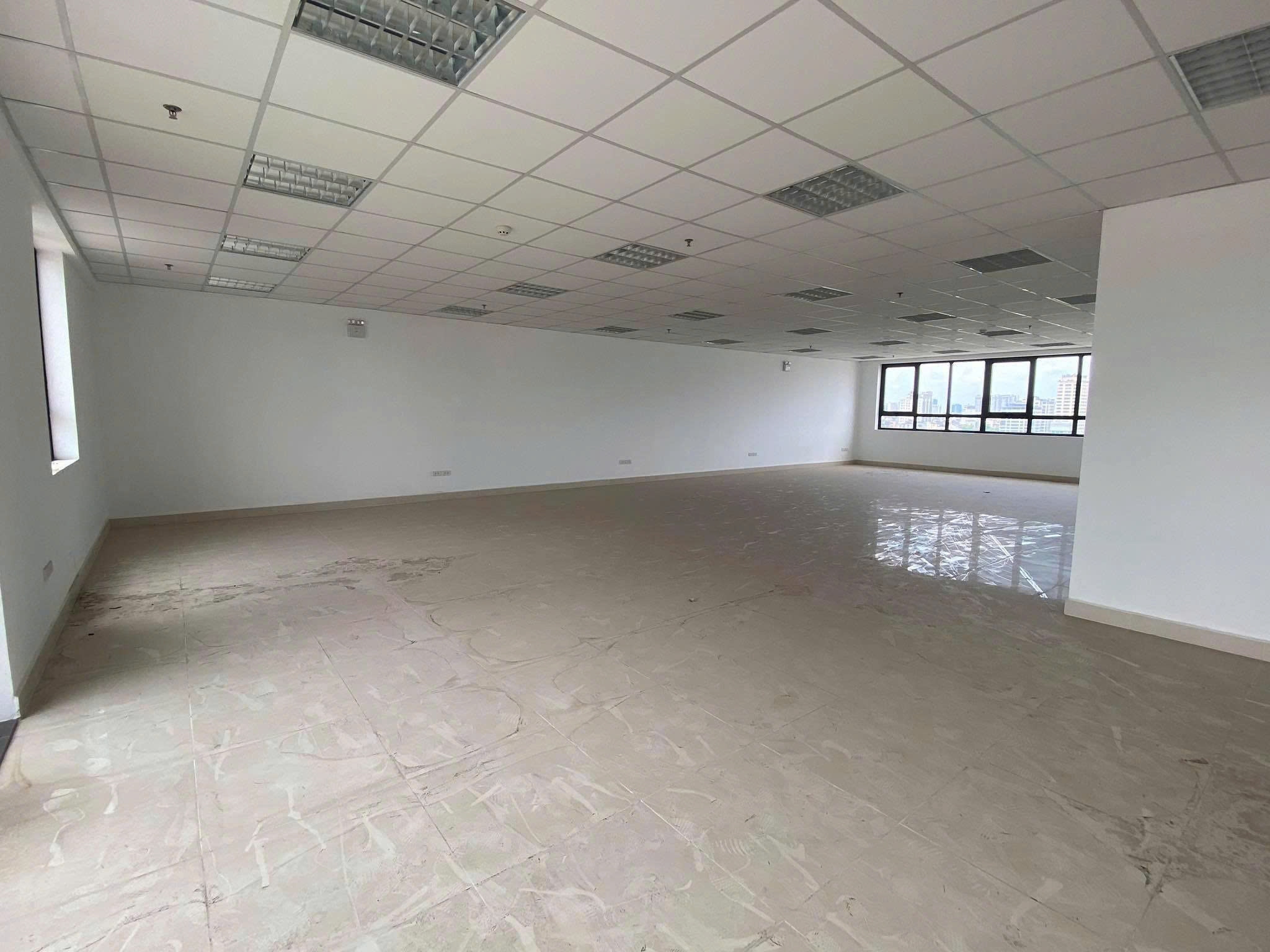 Cho thuê nguyên sàn văn phòng 330m² tầng 11 Chung cư C1 Thành Công