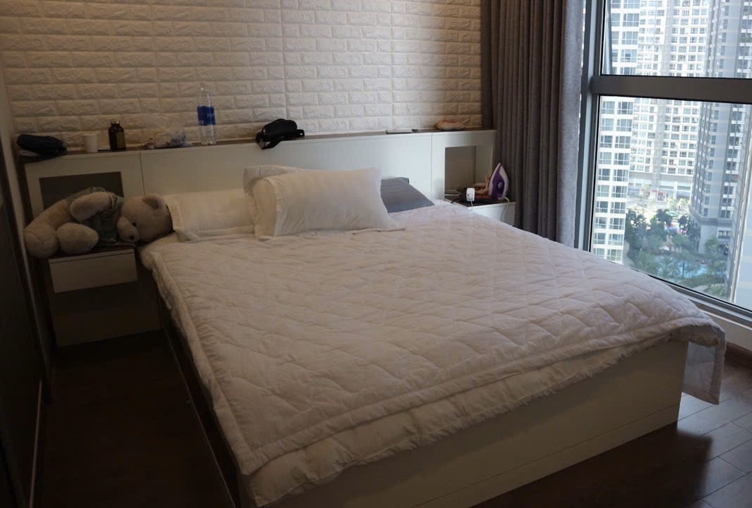 Cho thuê căn CC tòa Park 1, 2PN và 2VS, Tầng thấp, Diện tích đẹp 80.3m2, Vinhomes Central Park.