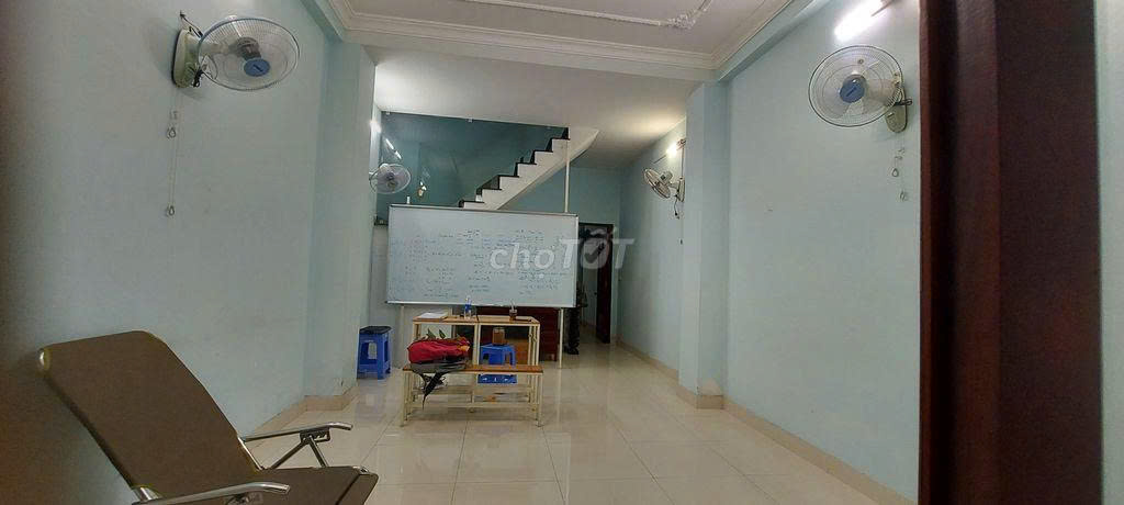 Cho thuê phòng dạy học tại Quận 12 – Sẵn nội thất, vị trí thuận tiện