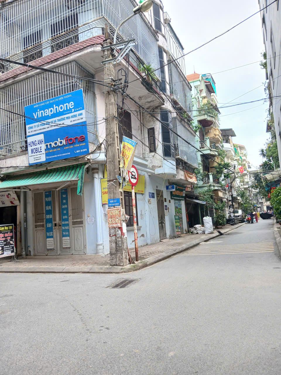 Cho thuê  tầng 1, diện tích 18m2 ( không ở) - có lối đi, vệ sinh riêng.