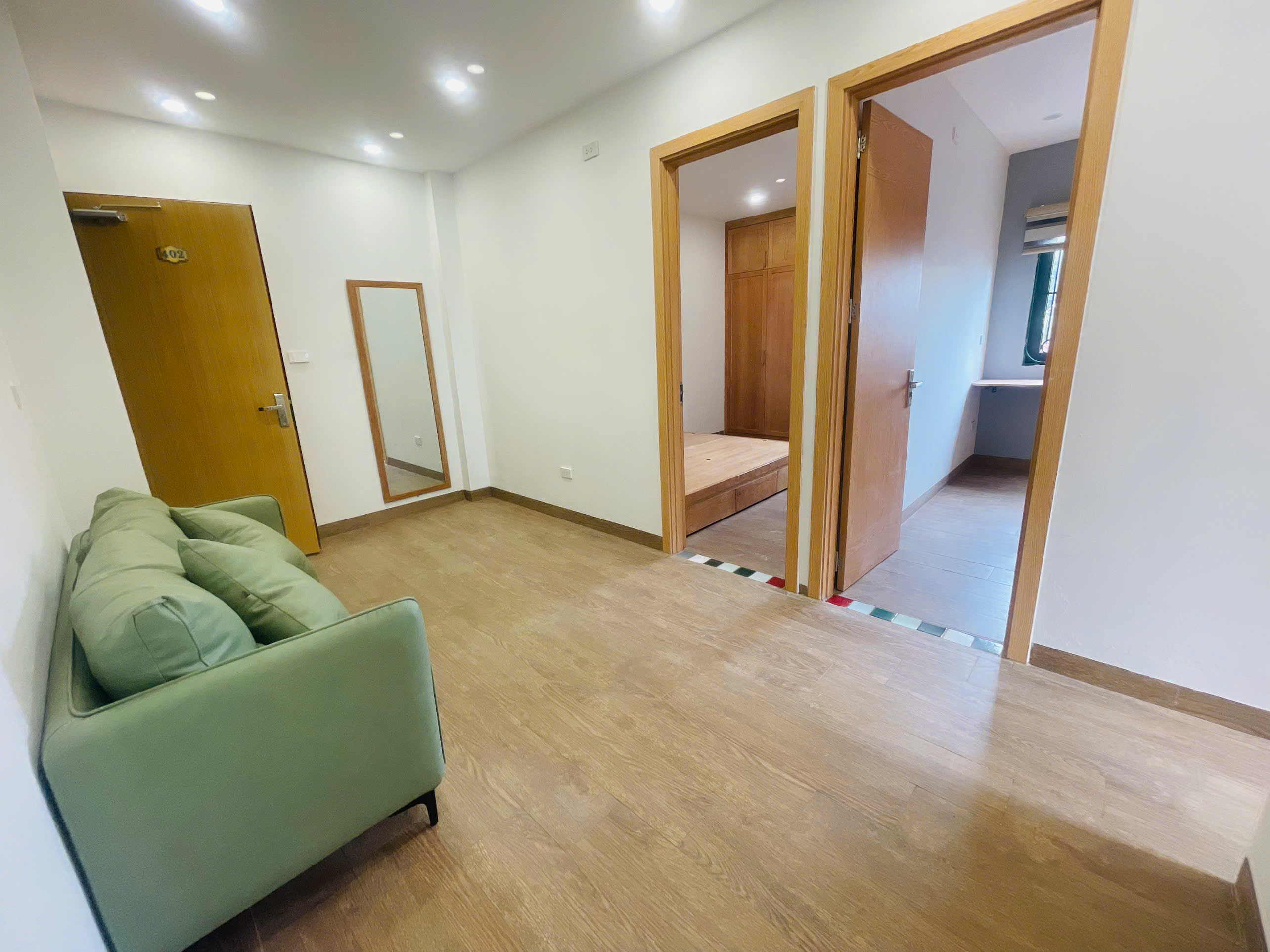 CHO THUÊ CĂN HỘ CAO CẤP – NỘI THẤT FULL – VIEW HỒ LINH QUANG