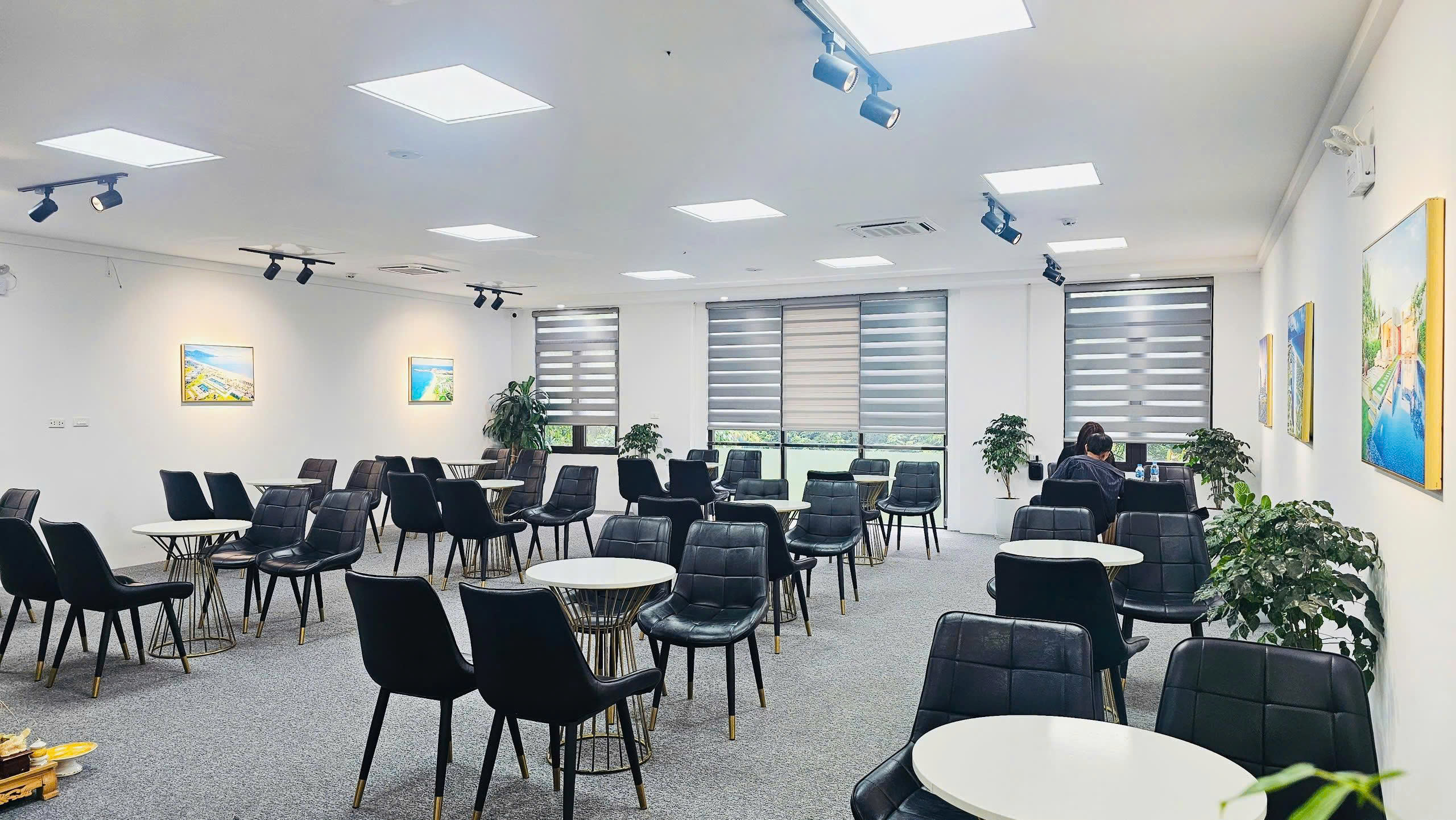 CHO THUÊ TÒA NHÀ VĂN PHÒNG MẶT PHỐ DUY TÂN – 140M² × 7 TẦNG – MẶT TIỀN 12M – GIÁ CHỈ TỪ 40 TRIỆU/THÁNG