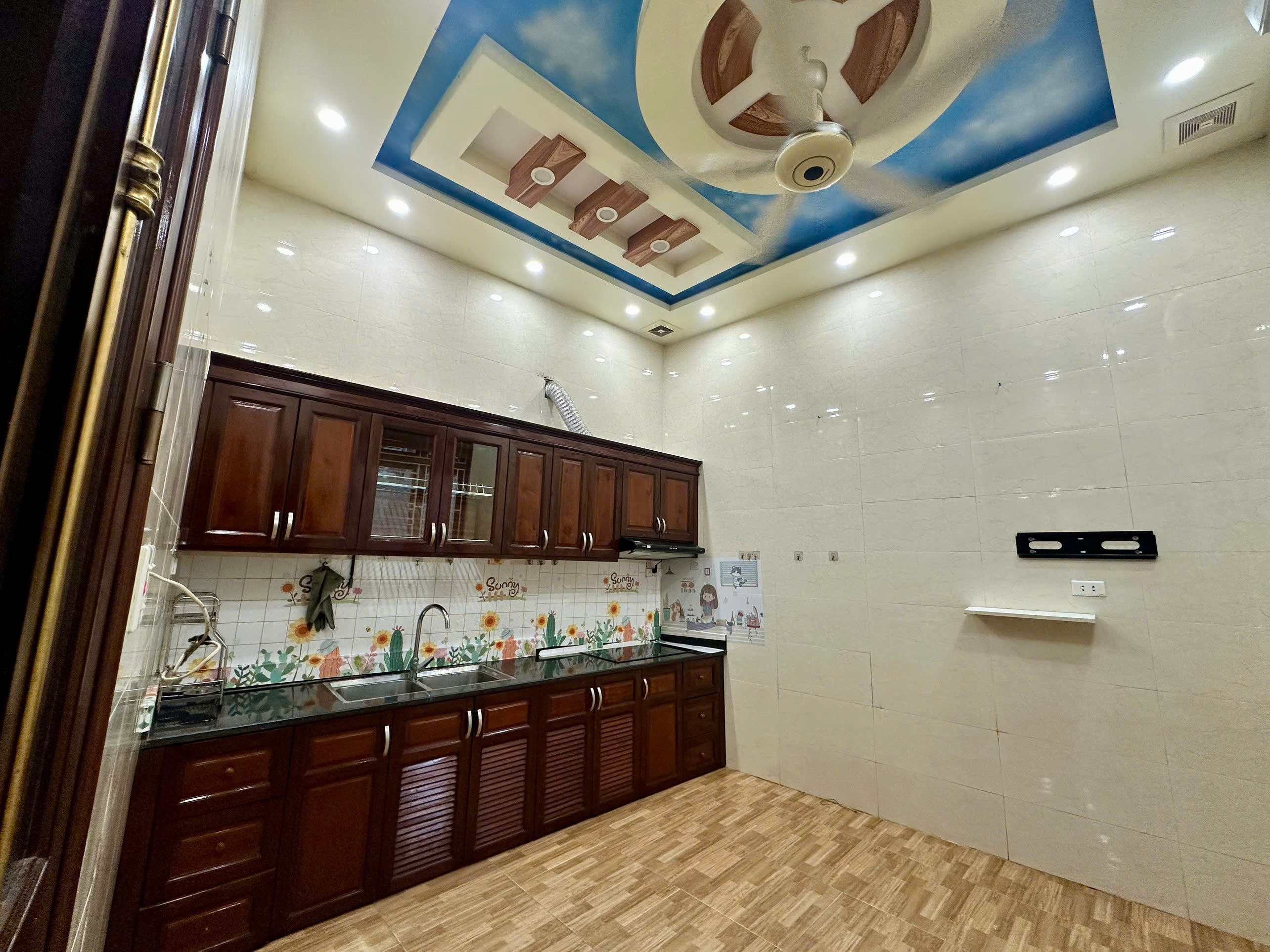 https://batdongsanviet.info.vn/uploads/images/upload/25-06-26/z7973978792299_b12c45835fe9b21735a519187d508a8f.jpg