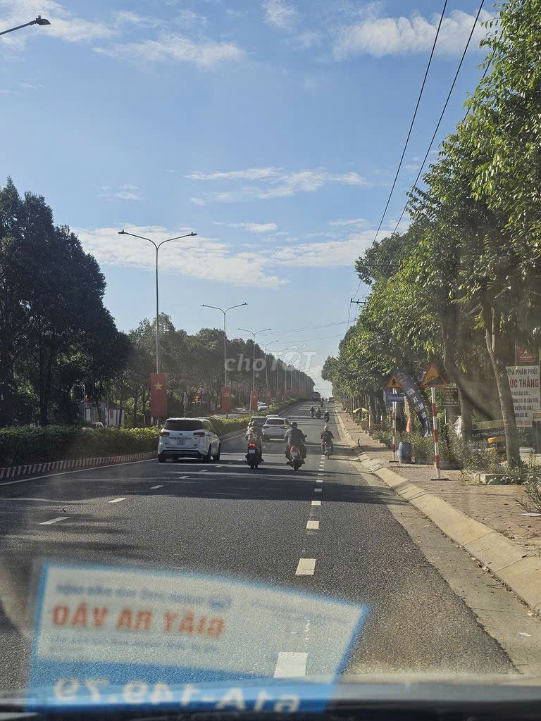 https://batdongsanviet.info.vn/uploads/images/upload/25-08-26/2aoboqtwoh6qwvvaphny20vtdku0lwcvcfjxzirw3.jpg
