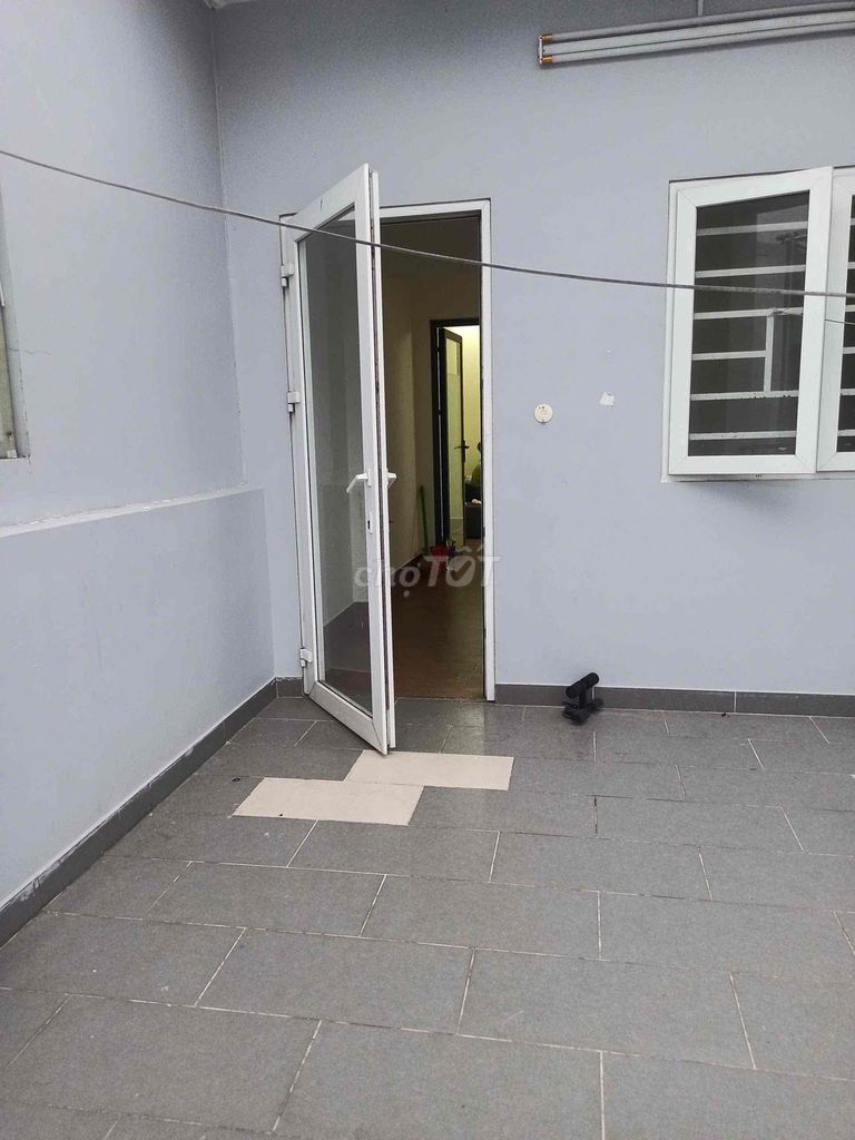 CHO THUÊ NGUYÊN TẦNG 2 – NHÀ TRỐNG, GIÁ CHỈ 3,3 TRIỆU/THÁNG