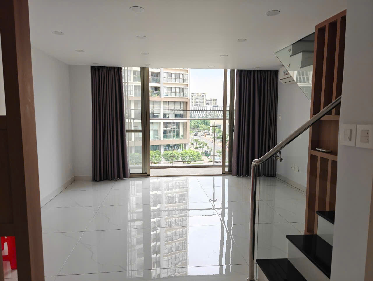 CHO THUÊ CĂN HỘ DUPLEX MIDTOWN PHÚ MỸ HƯNG – VỪA Ở VỪA LÀM VĂN PHÒNG