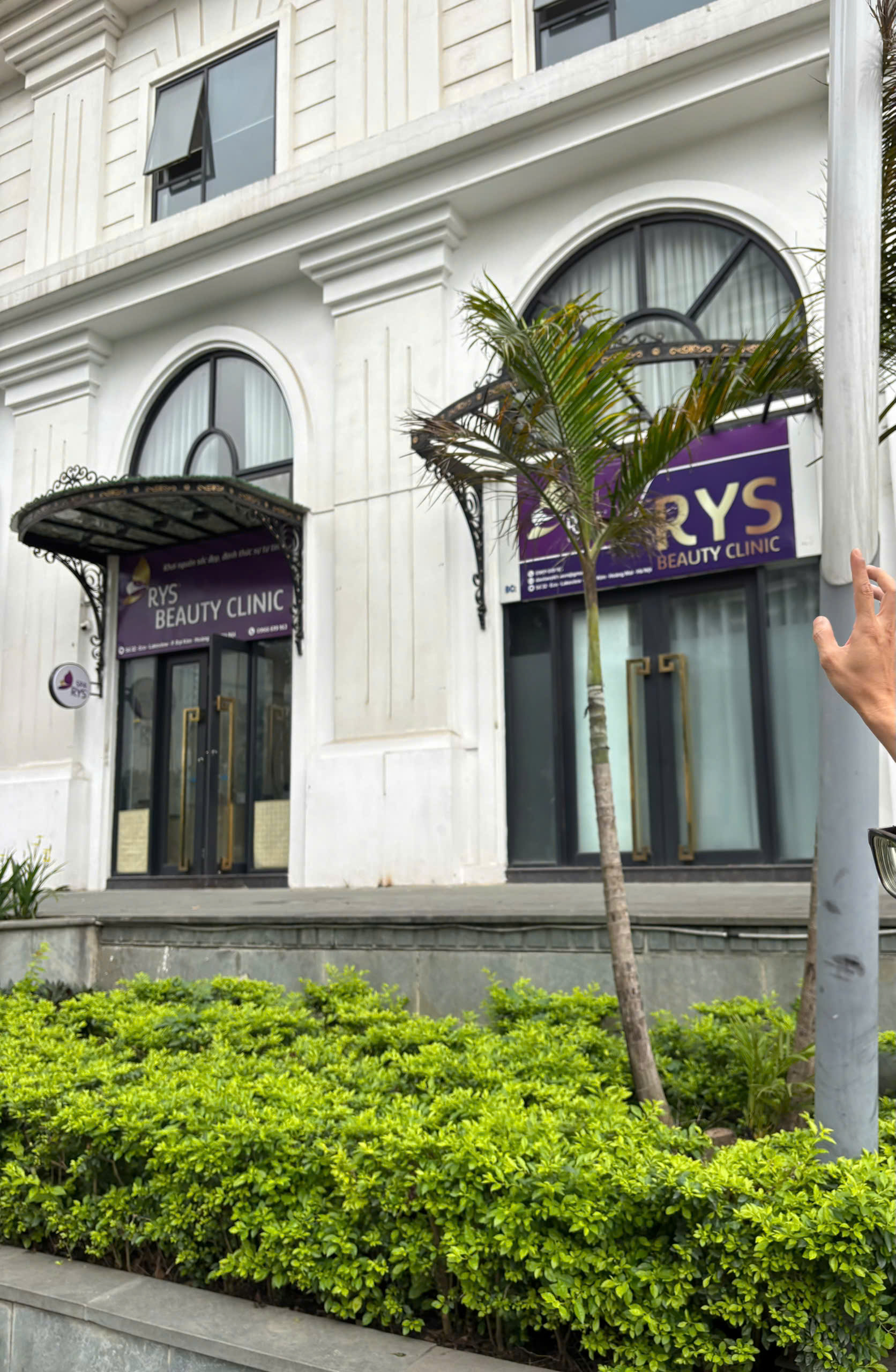 CHÍNH CHỦ CHO THUÊ SHOPHOUSE CHÂN ĐẾ ECO LAKE VIEW – 32 ĐẠI TỪ