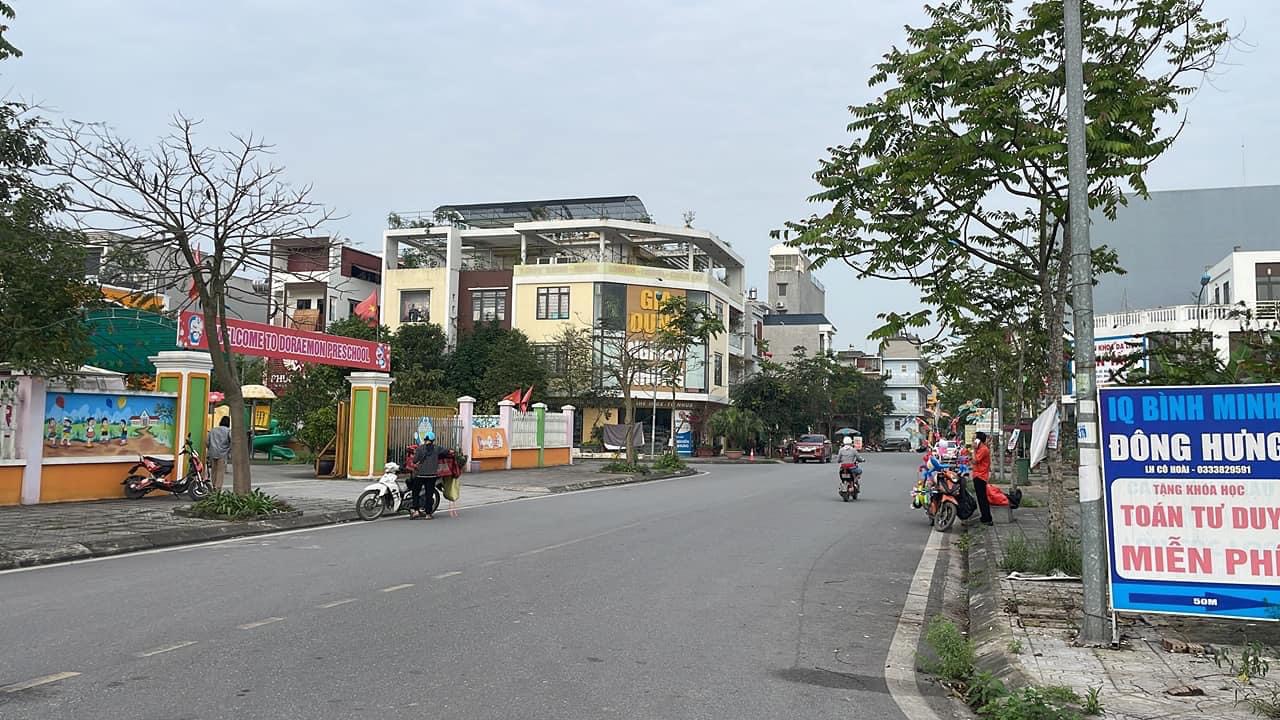 Tìm ra long mạch, đón được gió đông.