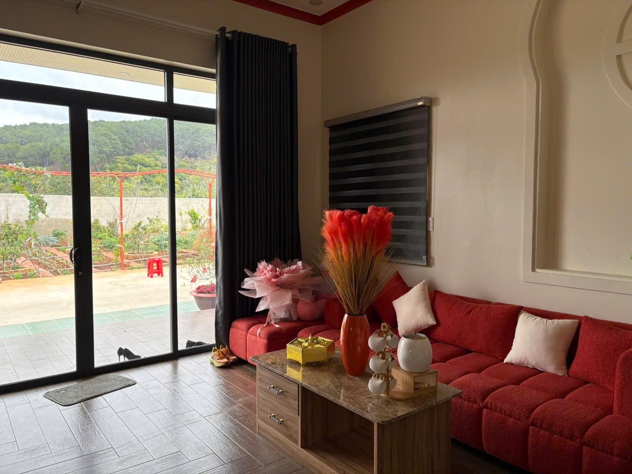 NHÀ VƯỜN ĐÀ LẠT VIEW HỒ – ĐẤT RỘNG 1.581m² – SẴN NHÀ ĐẸP, LÝ TƯỞNG LÀM HOMESTAY