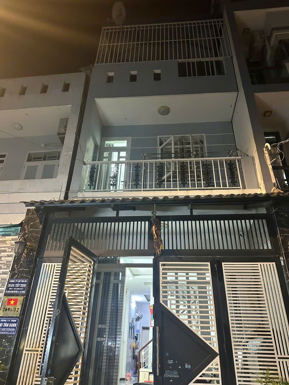 BÁN NHÀ 1 TRỆT 2 LẦU – HẺM XE TẢI – GẦN CÔNG VIÊN PHƯỜNG 7, QUẬN 8. TP HỒ CHÍ MINH