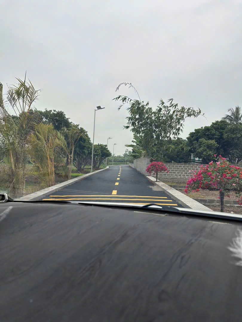 ► Cách đường tình lộ 301 -500 m khu trung cư văn Minh Quán Trang-nay là xã an trường-Em hà còn duy nhất 6 lô ép không-