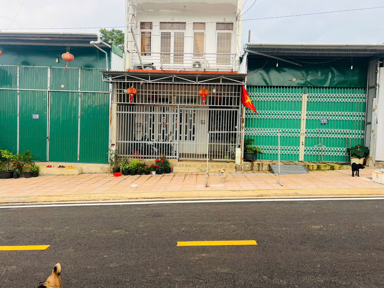 Chính chủ cần bán nhà 300m2 Full thổ cư thuộc Phường B-Lao, TP Bảo Lộc, Lâm Đồng