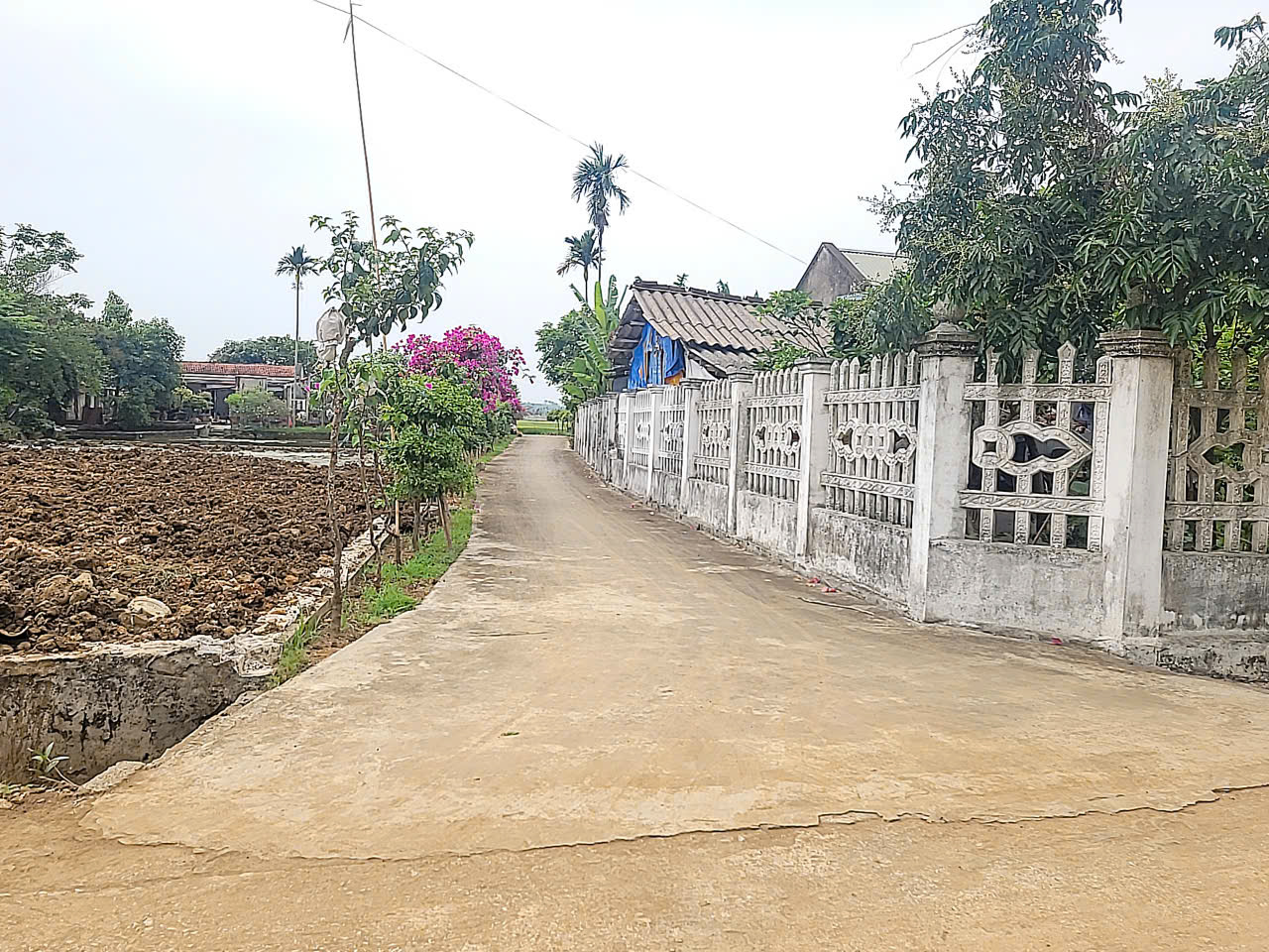 Duy nhất2 lô lk ngay cụm công nghiệp Vân Sơn- Hợp Thắg đag thi công rầm rộ .