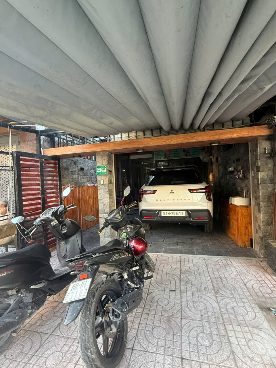 https://batdongsanviet.info.vn/uploads/images/upload/27-10-26/1793072536110_6463152523646970666_6463152523646970666_50f739ae2615c265a55d4ef6bf6239ae.jpg