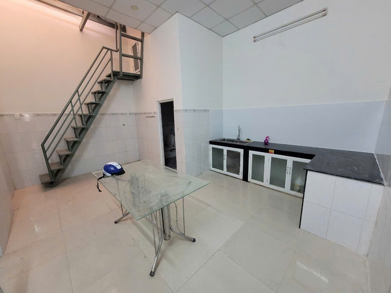 TÌM 1 NỮ NVVP Ở GHÉP – SHARE PHÒNG TRONG NHÀ NGUYÊN CĂN