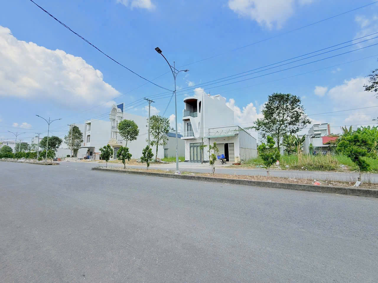 ►  BÁN NỀN ĐẸP TRỤC CHÍNH D1 SỐ 177 – KDC HỒNG LOAN (KHÔNG VƯỚNG CỐNG, TỤ ĐIỆN)