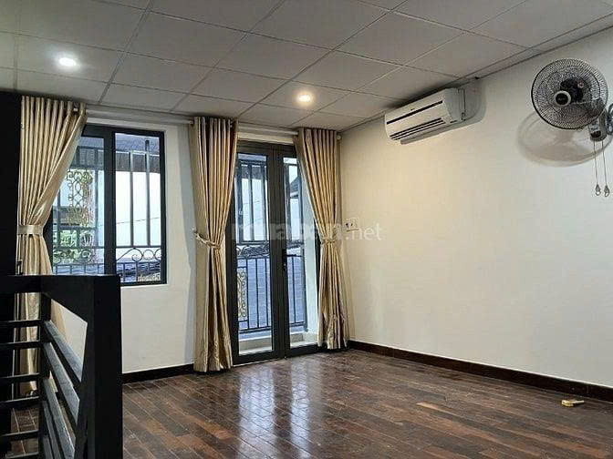 Cho thuê nhà nguyên căn tại Cao Thắng, trung tâm Quận 3, TP HCM