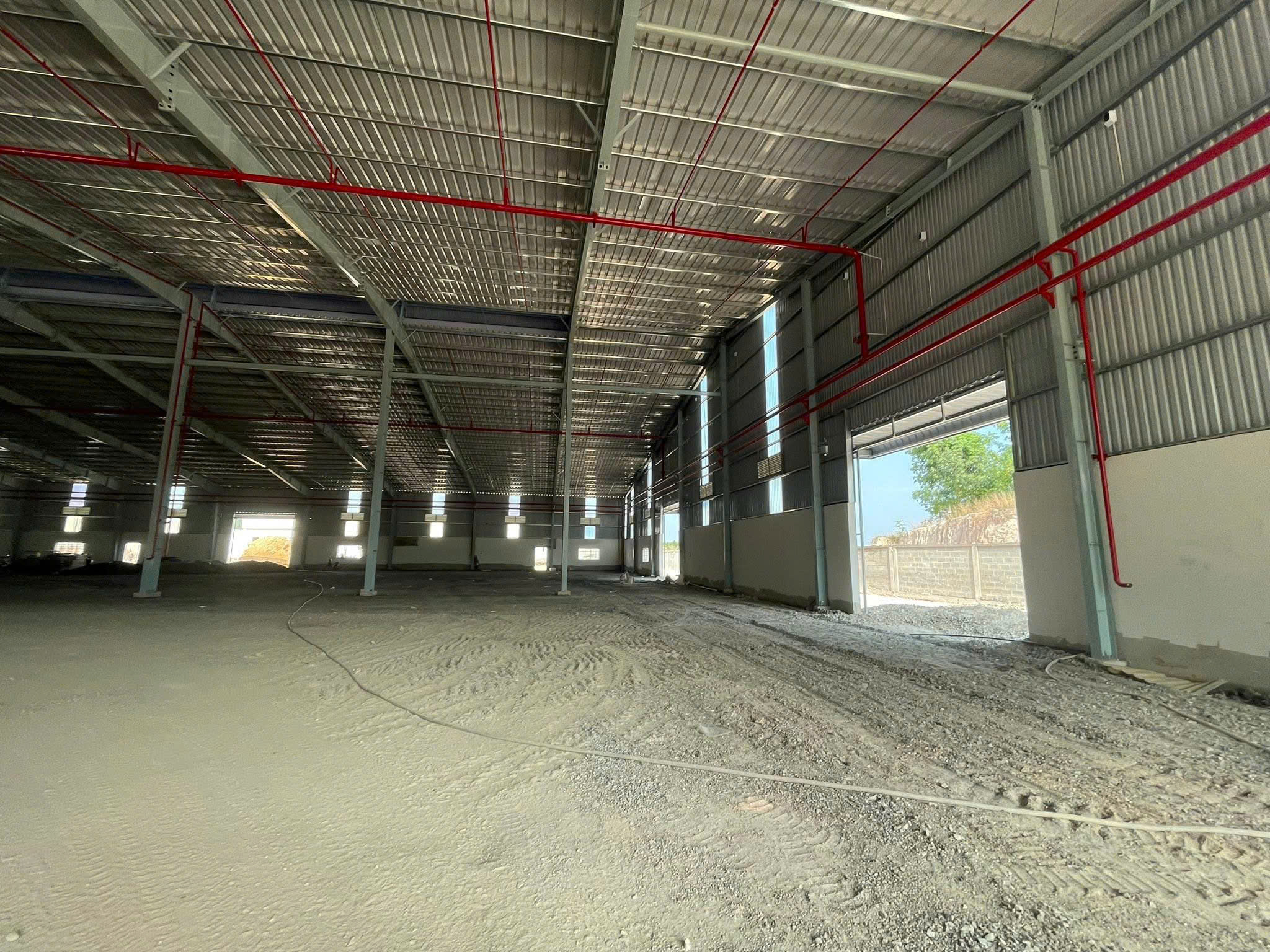 Cho thuê hoặc bán nhà xưởng mới  xây dựng