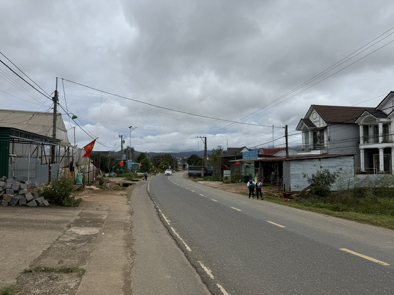 Hót Hót Hót Bán Nhanh Lô Đất Mặt Tiền Đường Quốc Lộ 723 Tại Xã Lạc  Dương- Lâm Đồng