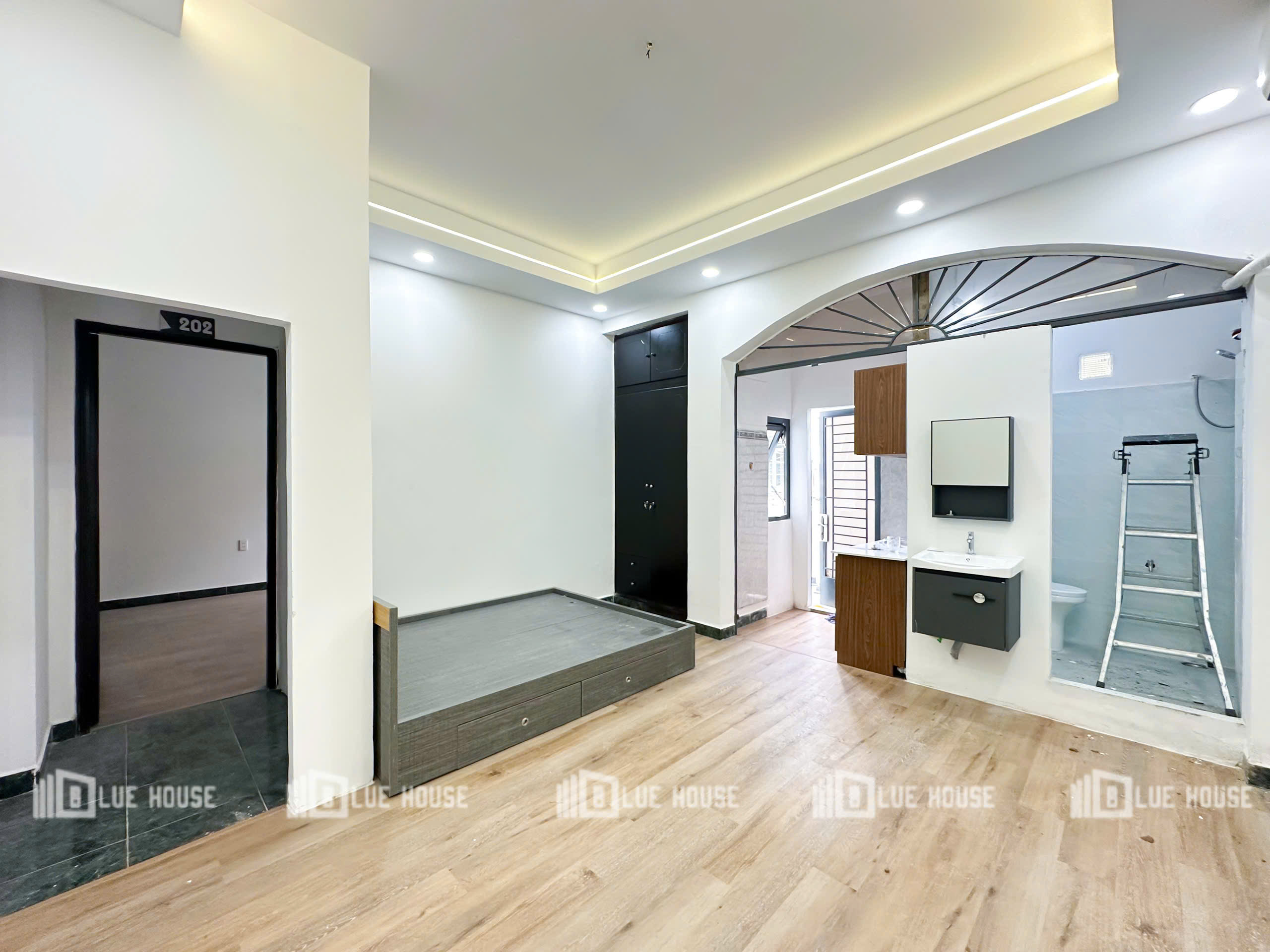 PHÒNG STUDIO BAN CÔNG RỘNG – VIEW THOÁNG – GẦN NHÀ GA T3