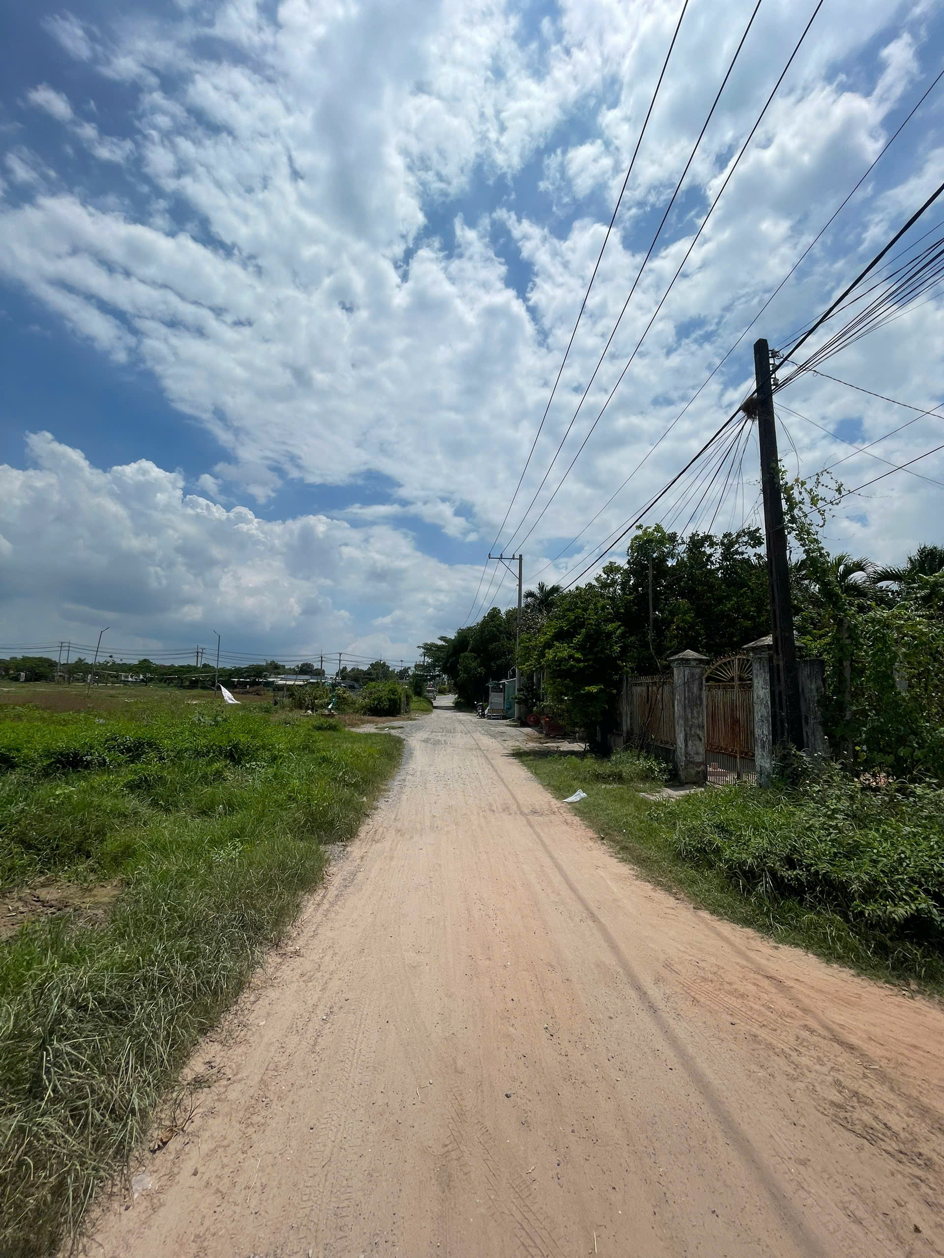https://batdongsanviet.info.vn/uploads/images/upload/30-10-26/2aOboR93bvKSA692xb0WKETUXf0mhst3zcmQ481Y.jpg