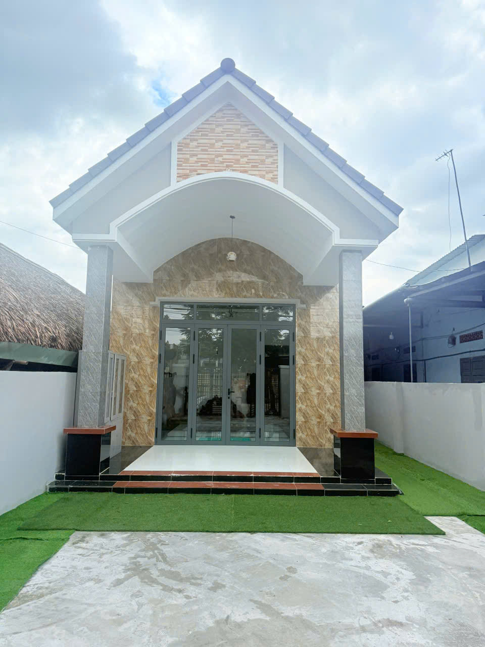 ► MẶT TIỀN KINH DOANH HIẾM – LÊ QUANG ĐỊNH (ĐH406)