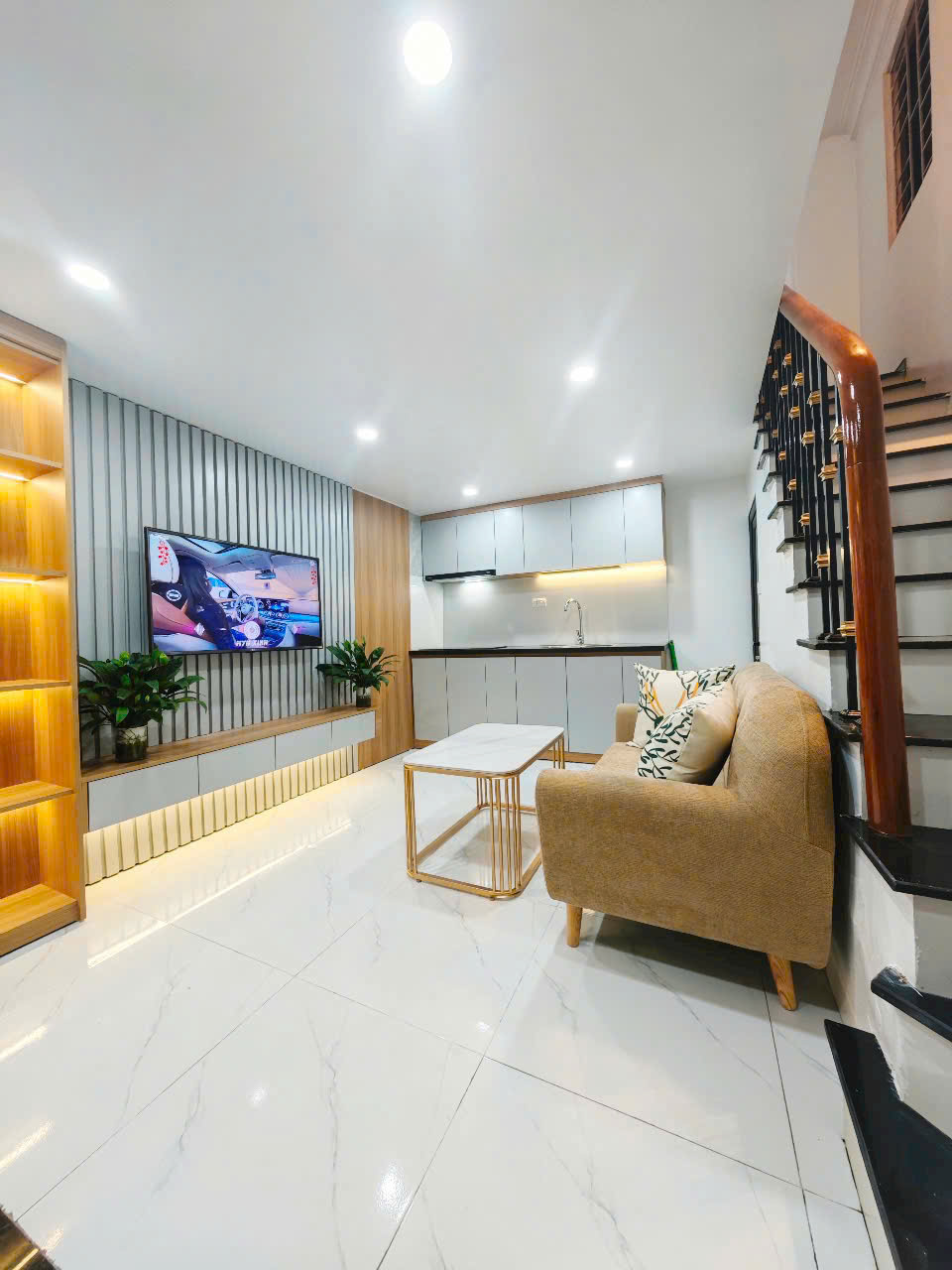 Bán Nhanh Căn Nhà 5 Tầng Đẹp, Full Nội Thất, Giá Rẻ Ngay Trung Phụng, Đống Đa