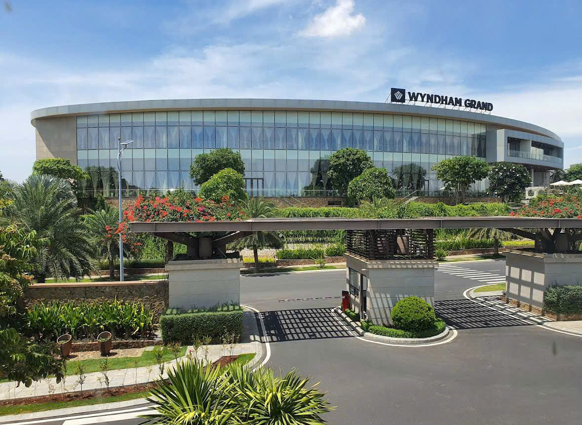 Bán căn villa biển  nằm trong khu biệt thự Para Draco thuộc quần thể khách sạn 5 sao Wyndham Grand KN Paradis Cam Ranh (thuộc dự án Cara World).